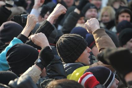 Чистые пруды. На снимке: участники акции памяти студента Ивана Агафонова, погибшего в драке с чемпионом мира по смешанным единоборствам Расулом Мирзаевым.