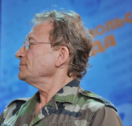 ИД `Комсомольская правда`. Лидер ННП, учредитель газеты `Я русский` Александр Иванов-Сухаревский,