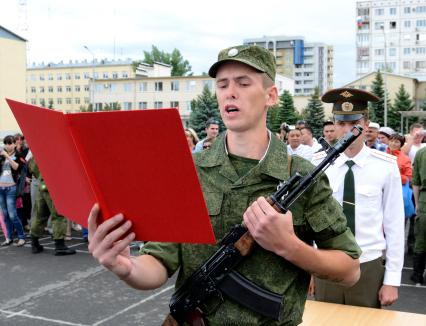 20 мая 2012, Волгоград. Принятие воинской присяги в 20-й Гвардейской мотострелковой бригаде.