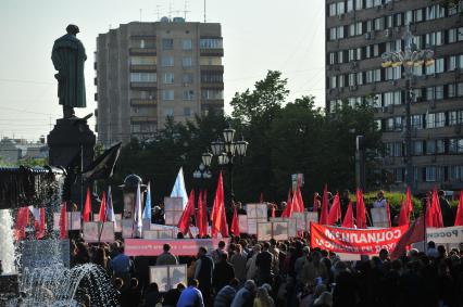 Митинг `В защиту семьи, Родины и веры` на Пушкинской площади. На снимке: участники митинга