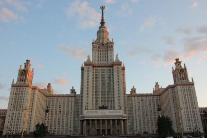 Московский государственный университет имени М. В. Ломоносова (МГУ).