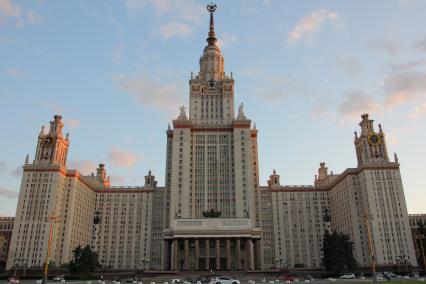 Московский государственный университет имени М. В. Ломоносова (МГУ).