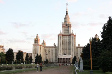 Московский государственный университет имени М. В. Ломоносова (МГУ).