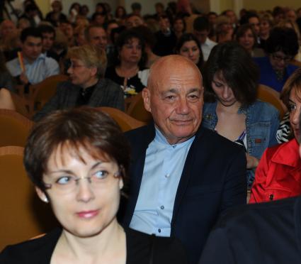 Большой зал консерватории имени П.И. Чайковского. Концерт Дмитрия Хворостовского в рамках открытого фестиваля искусств `Черешневый лес`. На снимке: телеведущий Владимир Познер.
