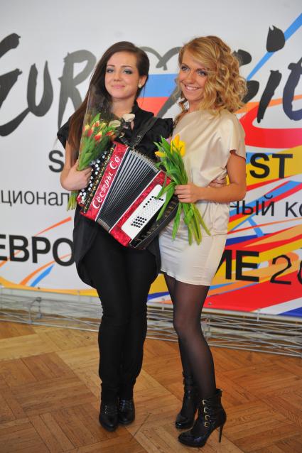 Финальный отборочный концерт Евровидения - 2012. На снимке: группа `Сестры Сё`.