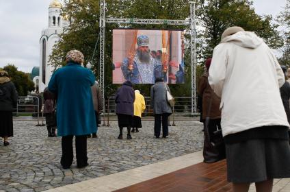 Трансляция богослужения Патриарха Кирилла в Кафедральном соборе Христа Спасителя, Калининград, пл. Победы.