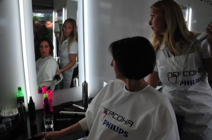 Презентация новинок косметики InStyle Beauty Bar 2012.  На снимке:  актриса Алика Смехова.