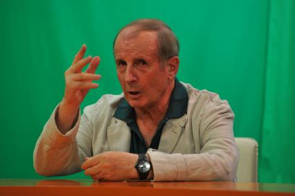 ИД `Комсомольская правда`. Писатель Михаил Веллер.