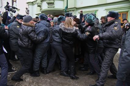 Митинг против произвола полиции в Казани на Пощади Свободы. На снимке разгон митингующих.