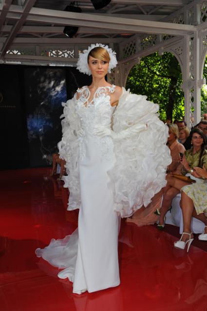 Дом моды `Валентин Юдашкин`. Показ коллекции Valentin Yudashkin Haute Couture `Китайская шкатулка`.