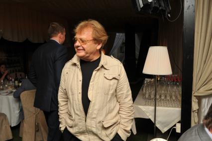 Ресторан `Гусятникоff`. Празднование 90-летия журнал `Крестьянка`. На снимке: композитор, певец Юрий Антонов.