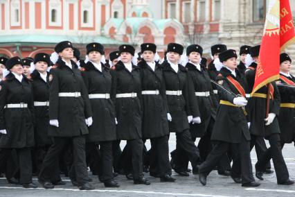 Красная площадь. Торжественное шествие, посвященное 67-й годовщине парада 7 ноября 1941 года.