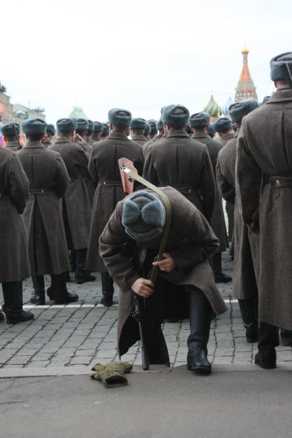 Красная площадь. Торжественное шествие, посвященное 67-й годовщине парада 7 ноября 1941 года.