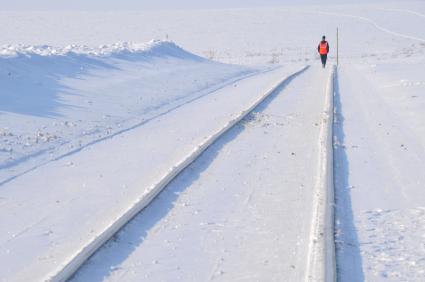 Ямало-Ненецкий автономный округ. Тундра. Остатки цементного завода бывшей колонии. .