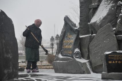 Виды Грозного. На снимке: мемориал памяти погибших в борьбе с международным терроризмом на площади Ахмата Кадырова.