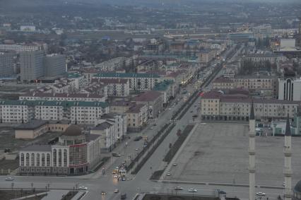 Виды Грозного. Панорама на город с одной из башен торгово-развлекательного центра `Грозный-Сити`.