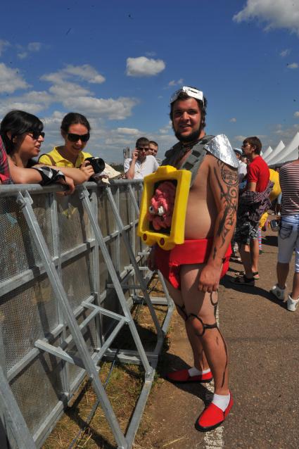 Велодорога в Крылатском . Гонки на тарантасах `Red Bull Soapbox Race`. На снимке: участник соревнования.