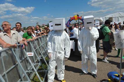 Велодорога в Крылатском . Гонки на тарантасах `Red Bull Soapbox Race`. На снимке: участники соревнования.