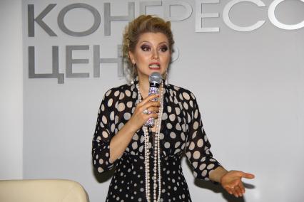 Российская фотомодель, писательница, журналистка и актриса Лена Ленина в Нижнем Новгороде. (ВНИМАНИЕ! АВТОРА СНИМКА НЕ ПОДПИСЫВАТЬ!)
