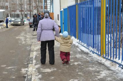 Детский сад   1500 Комбинированного вида. На детской площадке  неудачно скатившись в горки, погибла трехлетняя девочка.