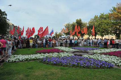 Митинг оппозиции `Комитет 6 мая` в защиту обвиняемых и подозреваемых по делу о массовых беспорядках на Болотной площади.