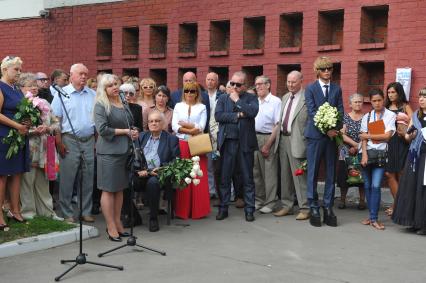 Новодевичье кладбище. Открытие памятника на могиле актрисы Людмилы Гурченко.