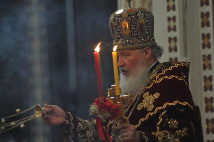 Храм Христа Спасителя. На снимке: патриарх Московский и Всея Руси, предстоятель Русской православной церкви Кирилл во время праздничного пасхального богослужения.