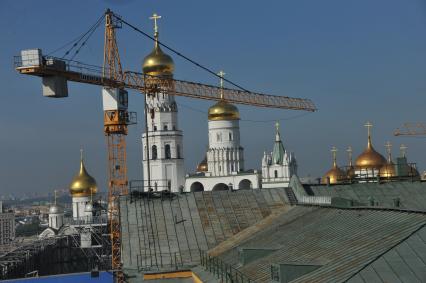 Вид на Колокольню Ивана Великого (слева) и Благовещенский Собор.