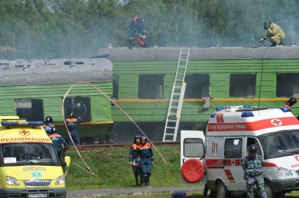 Международный Салон средств обеспечения безопасности `Комплексная безопасность 2011`. Учения на полигоне.