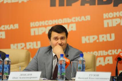 ИД `Комсомольская правда`. Телемост, посвященный старту экологической акции `Поможем природе вместе`. На снимке: член комитета Государственной Думы по природным ресурсам, природопользованию и экологии Олег Лебедев.