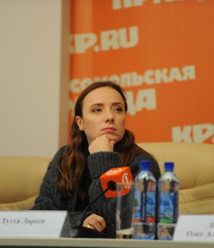 ИД `Комсомольская правда`. Телемост, посвященный старту экологической акции `Поможем природе вместе`. На снимке: куратор проекта телеведущая Тутта Ларсен.
