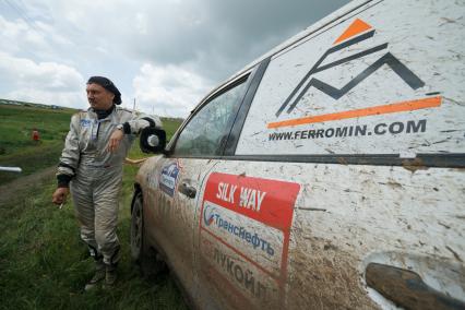Ралли `Шелковый путь`, на снимке: команда `FERROMIN `, экипаж на машине Toyota Land Cruiser, номер 123, пилот Роман Елагин.
