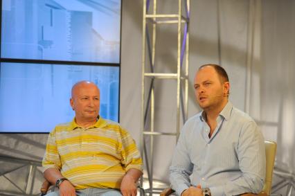 ИД `Комсомольская правда`. Адвокат, правозащитник, президент Российской секции Международного общества прав человека Владимир Новицкий и заместитель председателя Общественного совета при ГУ МВД России по городу Москве, председатель президиума Общероссийской общественной организации `Офицеры России` Антон Цветков.