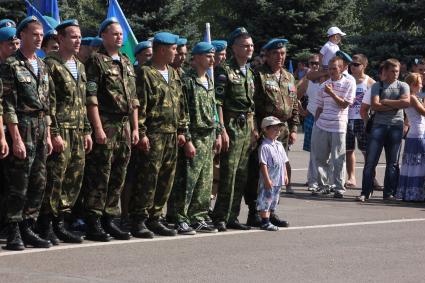 Празднование дня ВДВ в Казани. На снимке: Построение десантников.