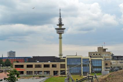 Порт города Бремерхафена. На снимке: диспетчерская вышка.