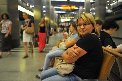 Московский метрополитен. На снимке: вестибюль станции метро `Выставочная`.