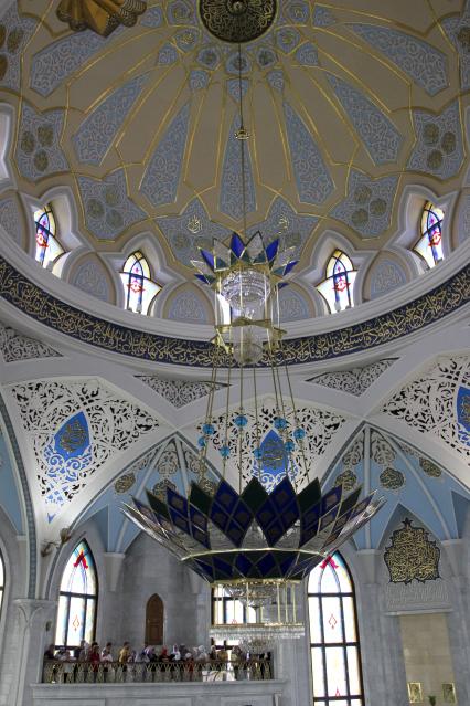 Внутренний вид купола мечети.