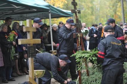 Похороны погибших в ДТП воспитанников детского дома