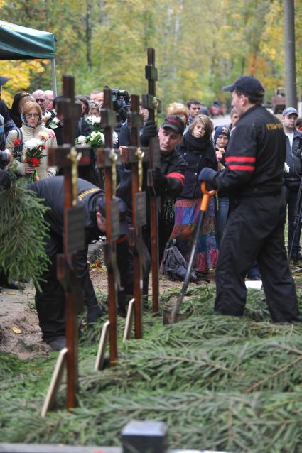 Похороны погибших в ДТП воспитанников детского дома