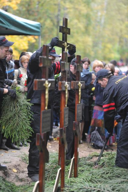 Похороны погибших в ДТП воспитанников детского дома