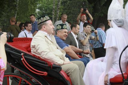 Празднование Сабантуя в Барнауле. Губенатор Алтайского края  Александр Карлин слева и Президент Республики Татарстан Рустам Минниханов справа.