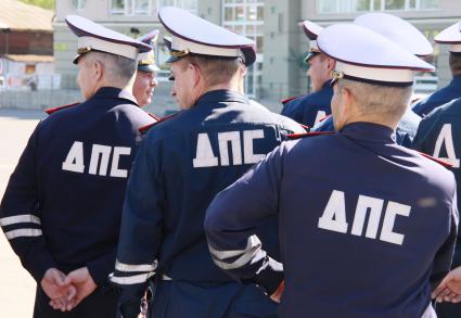 Открытый общегородской развод полицейских нарядов. Сотрудники ДПС.