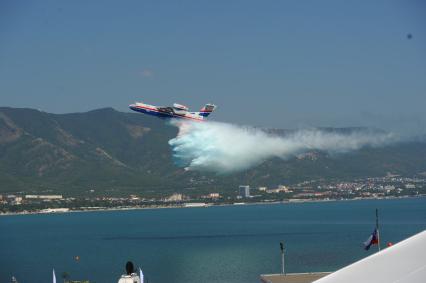 Самолет-амфибия Бе-200ЧС