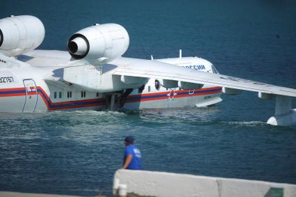 Самолет-амфибия Бе-200ЧС