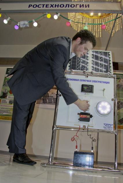 Стенд `Ростехнологий` на выставке современных энергосберегающих технологий.