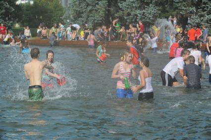 Водная битва на ВВЦ 2012.