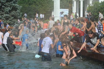 Водная битва на ВВЦ 2012.