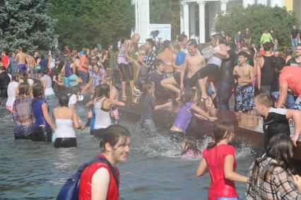 Водная битва на ВВЦ 2012.