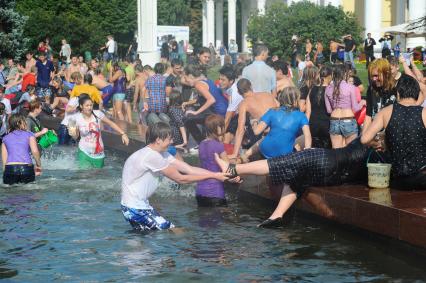 Водная битва на ВВЦ 2012.