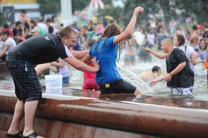 Водная битва на ВВЦ 2012.